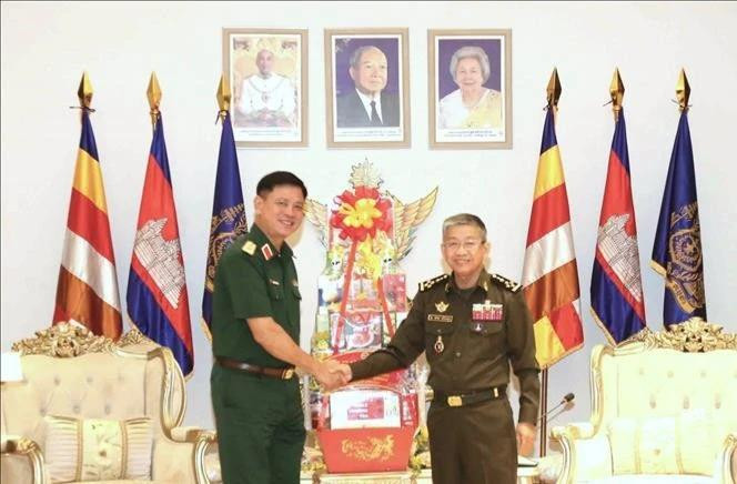Vietnam, Cambodia step up defence cooperation