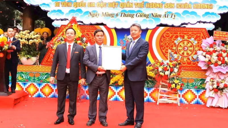 The Huong Son Special National Heritage Complex becomes a city-level tourist area.