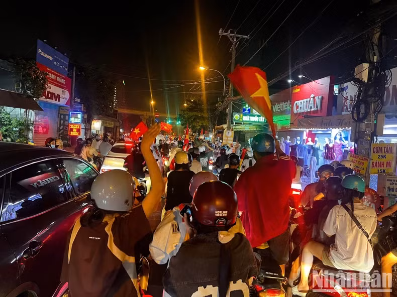 Ho Chi Minh City fans prepare for a sleepless night.