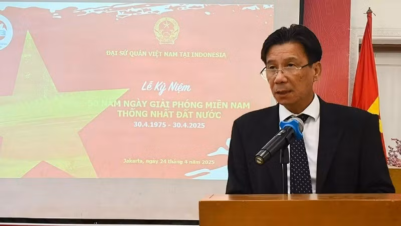 Vietnamese Ambassador to Indonesia Ta Van Thong speaks at the ceremony. (Photo courtesy of Vietnamese Embassy in Indonesia)