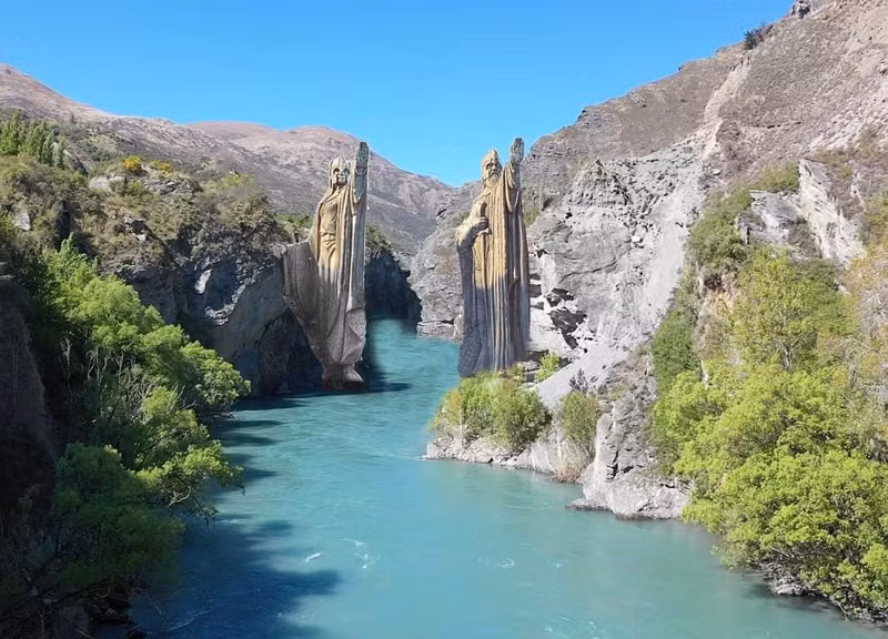 Queenstown (New Zealand) setting for The Lord of the Rings Queenstown (New Zealand) setting for The Lord of the Rings