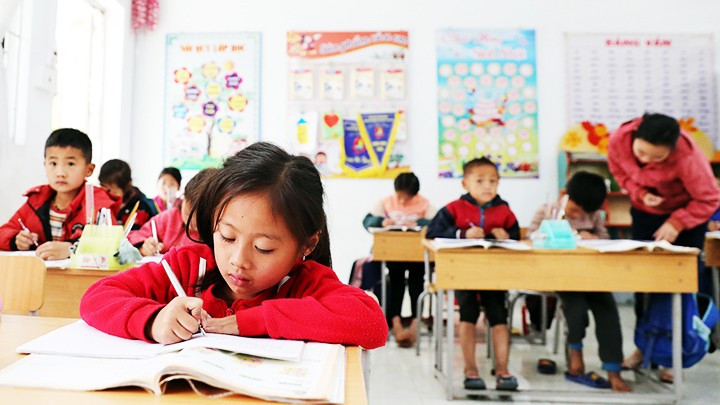 Vietnamese class at Tan Tien Ethnic Boarding School in Hoang Su Phi District, Ha Giang Province. (Photo: KHIEU MINH)