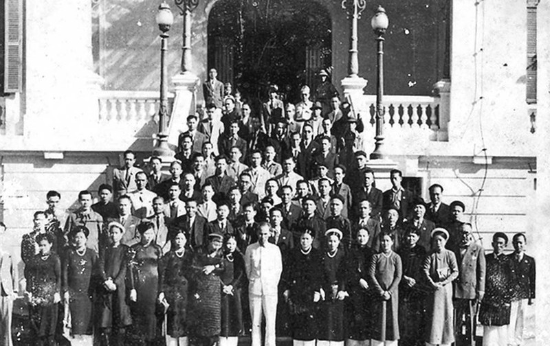 President Ho Chi Minh met with representatives of Ha Noi’s Industry and Trade community on September 18, 1945. (File photo)