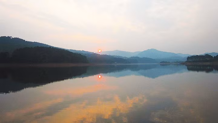 Cam Son Lake 