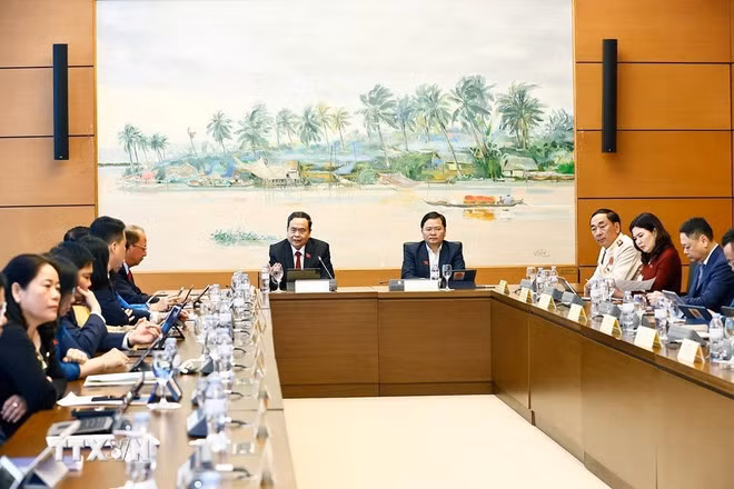 NA Chairman Tran Thanh Man speaks at a group discussion held as part of the National Assembly's 9th session on May 5 morning. (Photo: VNA)