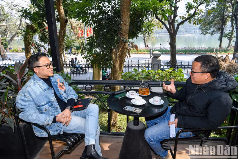 Director Dang Le Minh Tri shares that at the Light Symphony, the audience will be treated to a spectacular musical feast.