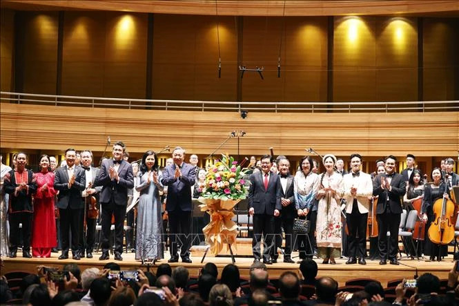 Party General Secretary To Lam and his spouse at the special concert (Photo: VNA) 