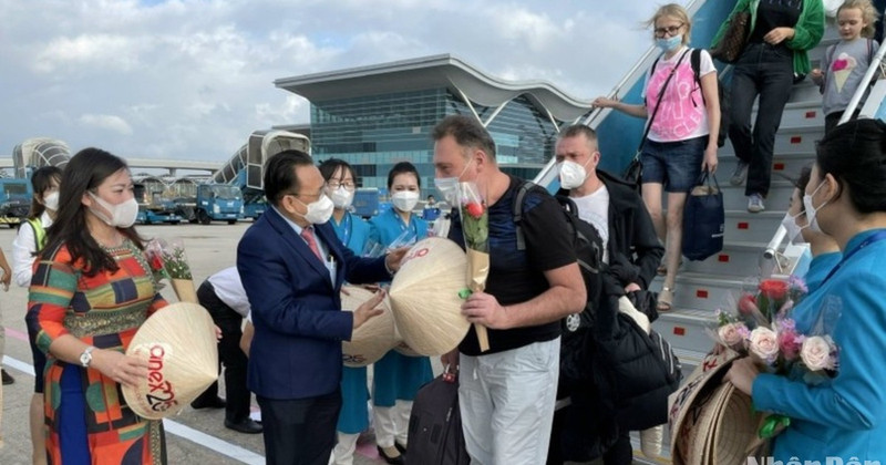 Russian tourists on a direct flight to Nha Trang City, Khanh Hoa Province in 2021. (Photo: PHONG NGUYEN)
