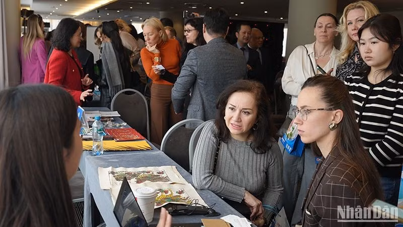 Representatives from Russian tourism companies explore Khanh Hoa's tourism potential at the conference. (Photo: Xuan Hung) 