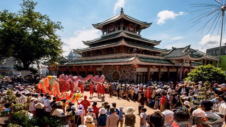 The Ba Chua Xu (Holy Mother of the Realm) Festival on Mount Sam in the Mekong Delta province of An Giang has just been included in the UNESCO list of Intangible Cultural Heritage of Humanity.