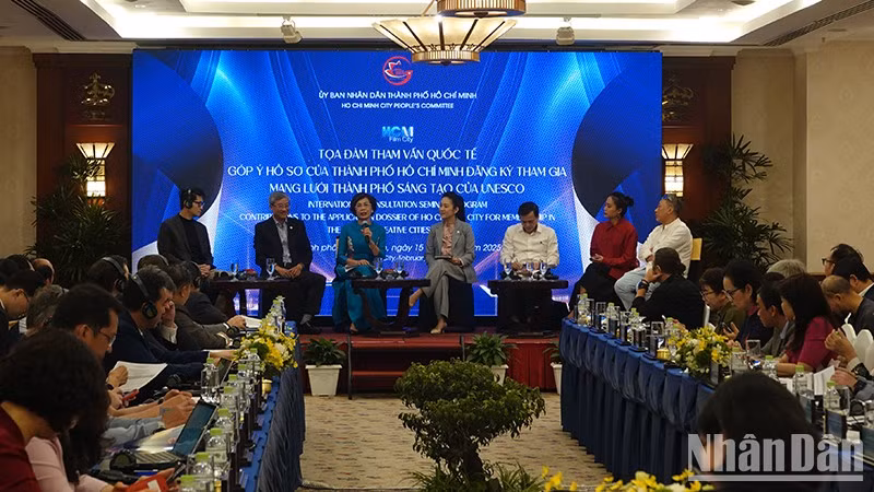 Delegates at the seminar.