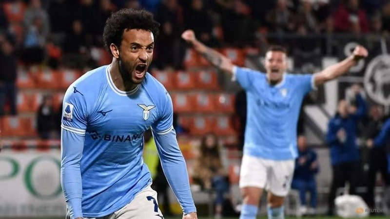 Lazio’s Felipe Anderson celebrates scoring their second goal against Spezia in Serie A on April 14. (Photo: Reuters)