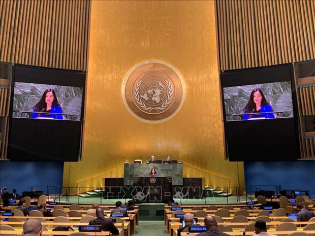 Minister Counselor Le Thi Minh Thoa speaks at the 78th session of the UN General Assembly (UNGA) on November 10. (Photo: VNA)