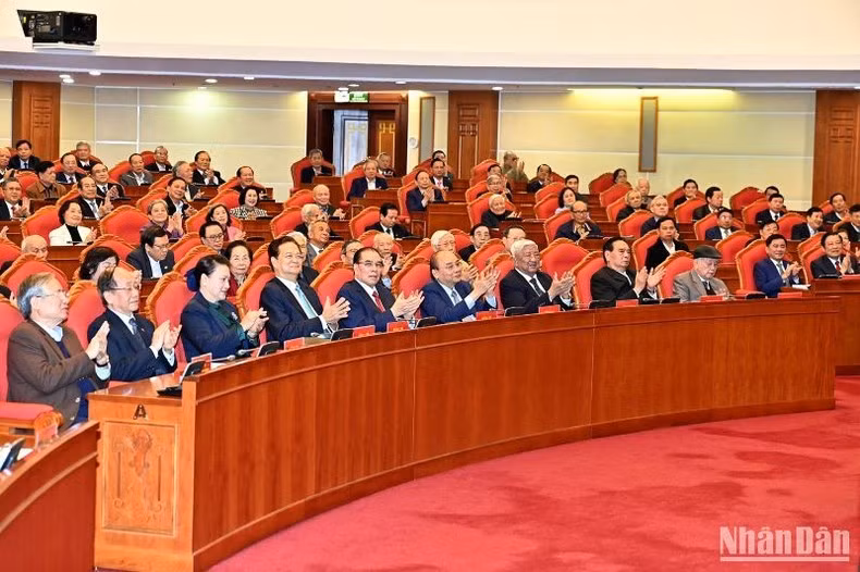 Leaders and former leaders of the Party and State and other delegates attend the conference.