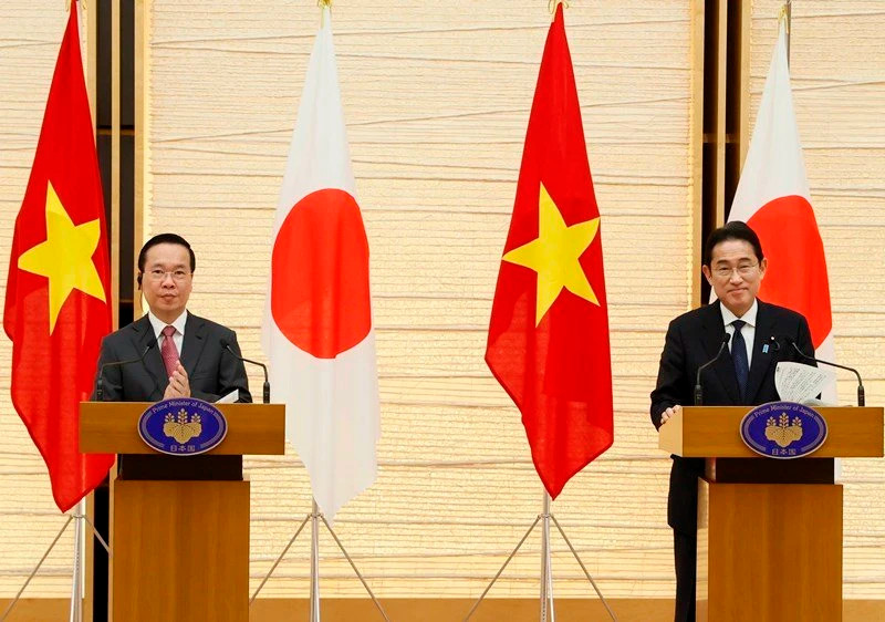 President Vo Van Thuong and Japanese Prime Minister Kishida Fumio at the press conference. (Photo: VNA)