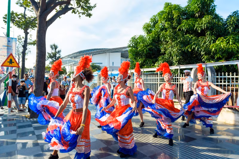 A street performance at the festival. (Photo: An Khang Media)