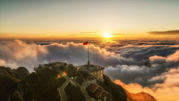 Coming to Sa Pa, visitors are not only satisfied with the natural scenery but also have an opportunity to practice sports and improve their health. (Photo: VNA) 