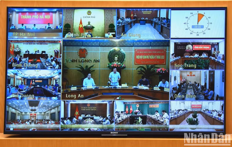 The Government’s September regular meeting is held using both in-person and online forms.