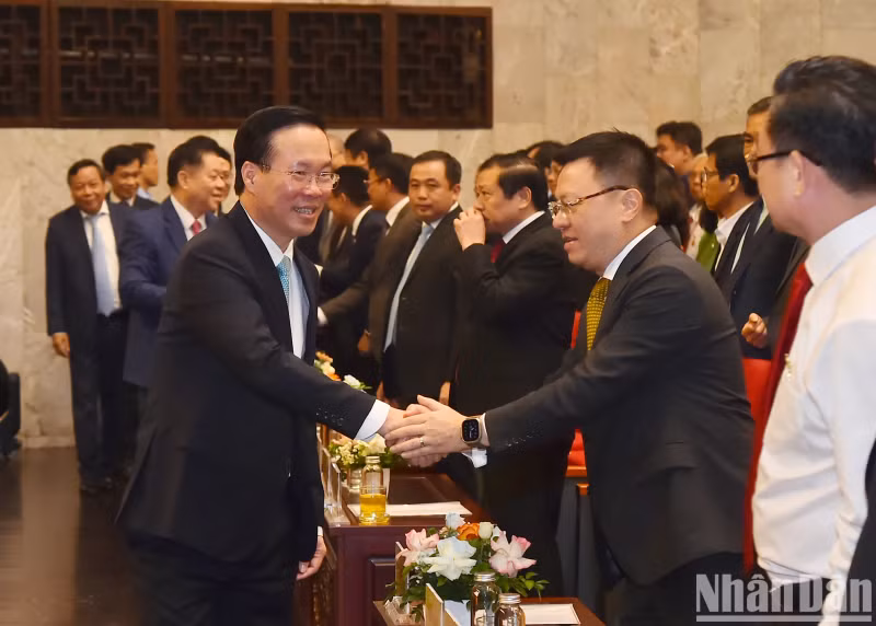 President Vo Van Thuong and other delegates at the programme.