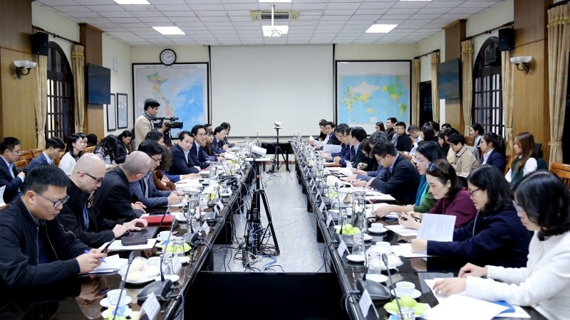 At the meeting (Photo: NDO)