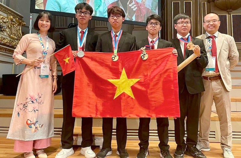 Vietnamese students win three gold medals and one silver medal at the 2023 International Chemistry Olympiad. 