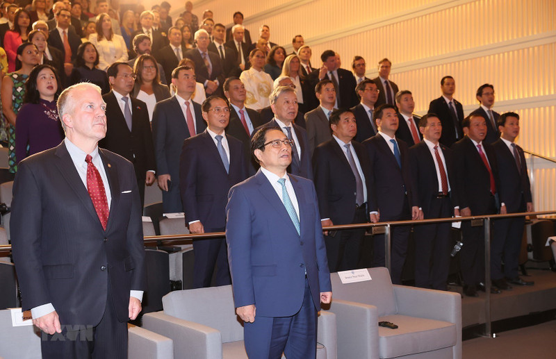 Prime Minister Pham Minh Chinh and other delegates attend the event. (Photo: VNA)