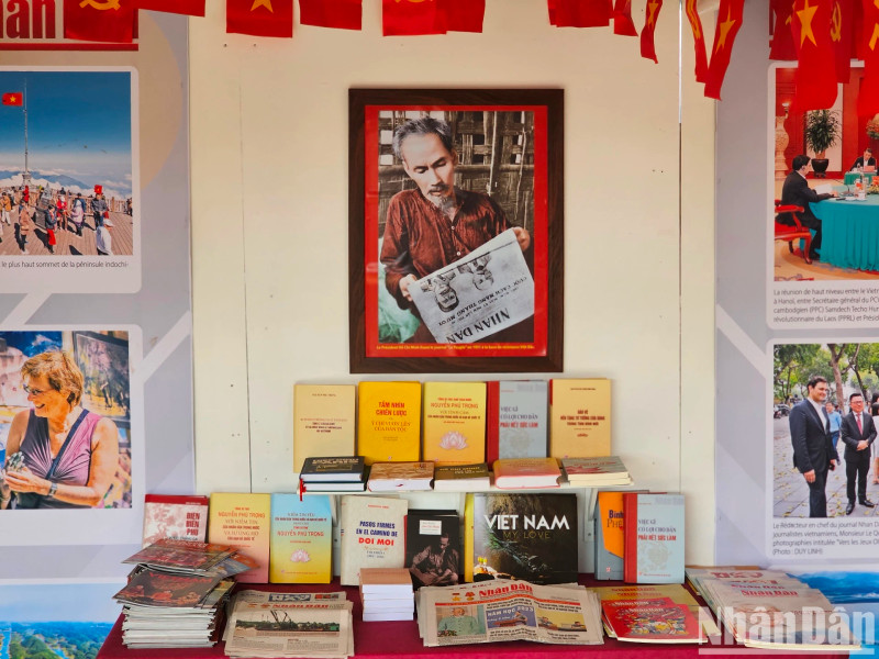 The books and publications about President Ho Chi Minh, the Communist Party of Vietnam, and the cause of innovation and international integration, are displayed at the festival.