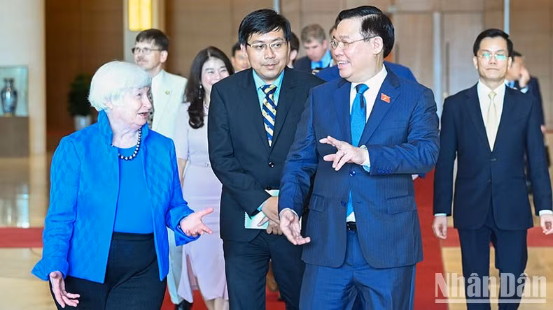 NA Chairman Vuong Dinh Hue and US Treasury Secretary Janet Yellen. (Photo: NDO)