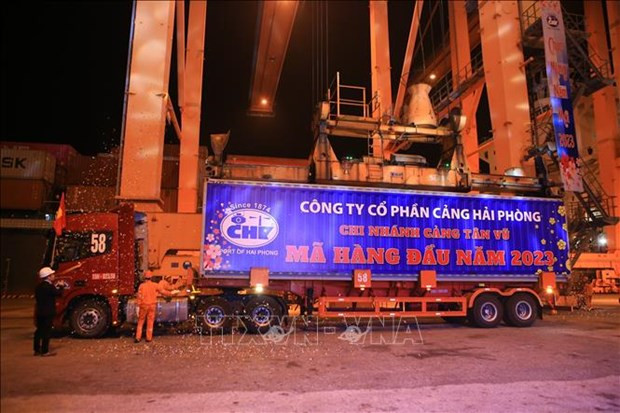 At Tan Vu terminal branch (Photo: VNA) 