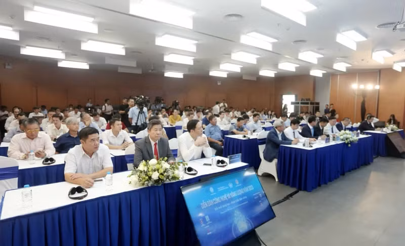 The forum attracts the attention of many corporations and businesses in the energy sector.