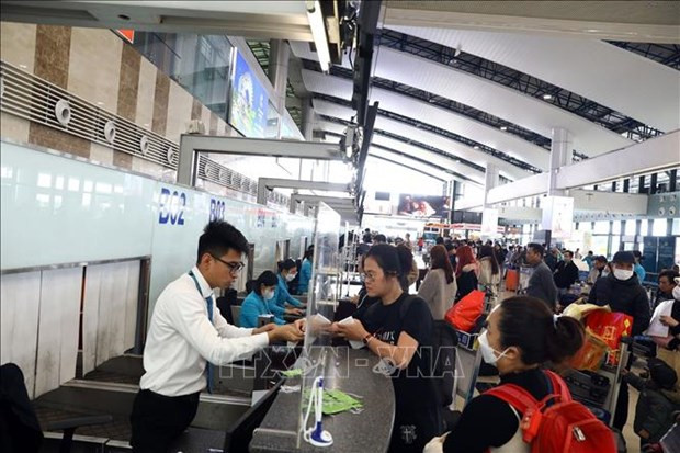 At Noi Bai International Airport (Photo: VNA)