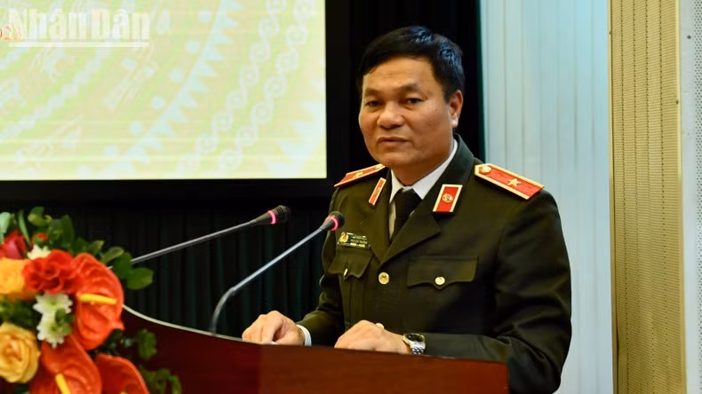Major General Le Minh Manh, Deputy Director of the Division of Cybersecurity and High-Tech Crime Prevention and Control, speaks at the event. (Photo: Anh Tuan)