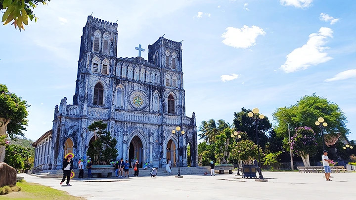 Mang Lang Ancient Church