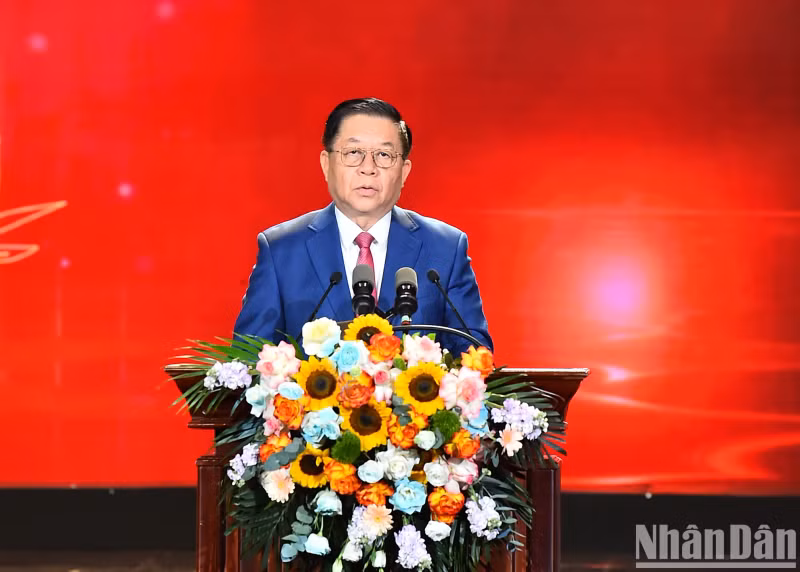 Head of the PCC’s Commission for Communications and Education Nguyen Trong Nghia speaks at the programme.