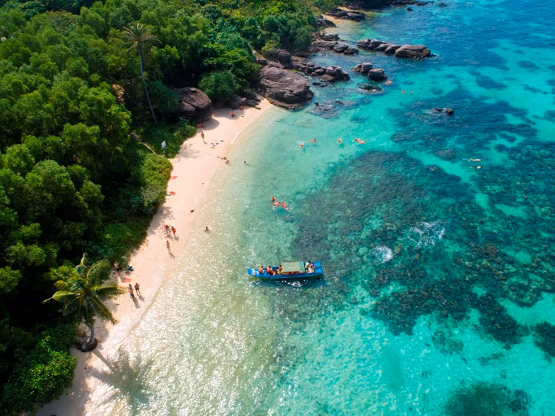 The attractive natural beauty of the An Thoi archipelago of Phu Quoc captivates tourists.