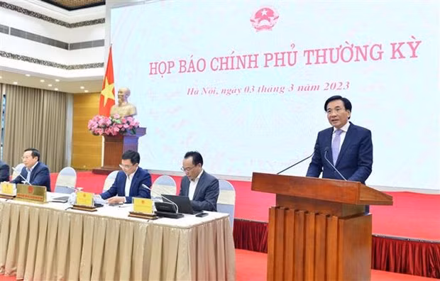 Tran Van Son, Government Spokesman and Minister - Chairman of the Government Office, speaks at the press conference on March 3. (Photo: VNA)