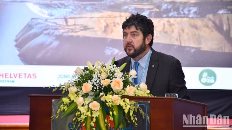 Michel Croft, Acting UNESCO Chief Representative in Vietnam speakes at the seminar.