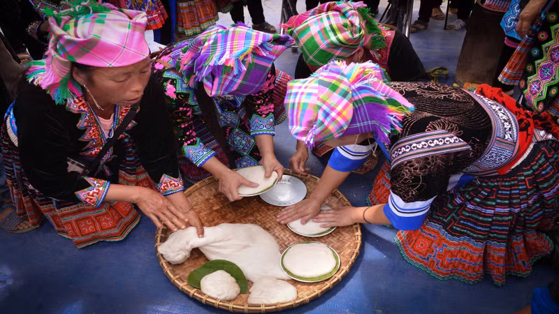 Then the sticky rice parts will be molded into cakes.