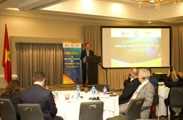 Chairman of the Ho Chi Minh City People’s Committee Phan Van Mai speaks at an investment promotion conference in San Francisco on November 16. (Photo: Government Portal) 
