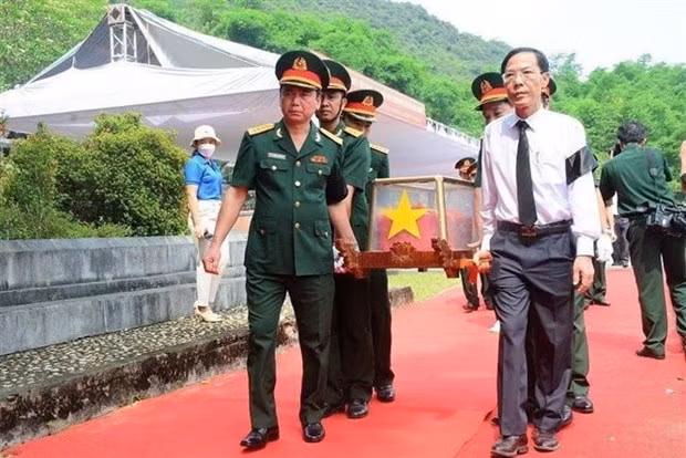The reburial ceremony for martyrs' remains takes place in Thanh Hoa province on May 25. (Photo: VNA)