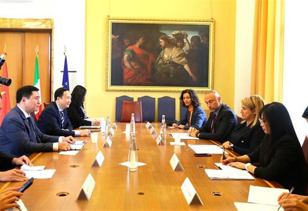 Representatives from Vietnam and Italy attend the 8th meeting of the Vietnam-Italy Joint Committee for Economic Cooperation. (Photo: VNA)