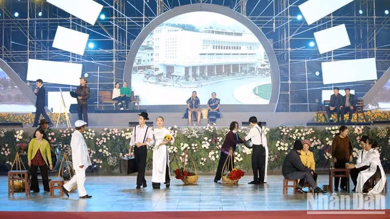 A performance on Da Lat streets. A performance on Da Lat streets.