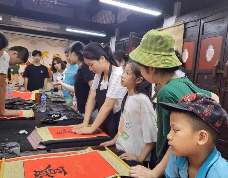 The Temple of Literature in Hanoi welcomes a large number of visitors during the National Day holidays. 