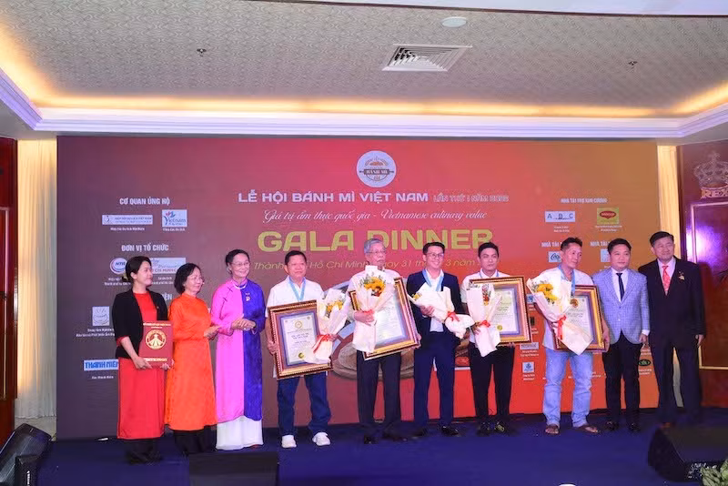 At the gala dinner (Photo: NDO)