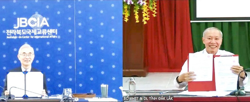 At the singing ceremony (Photo: NDO)