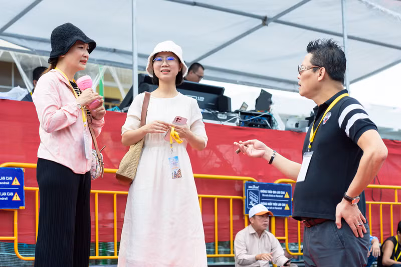 Director Le Quy Duong is making careful prepartions for the festival. (Photo: An Khang Media)
