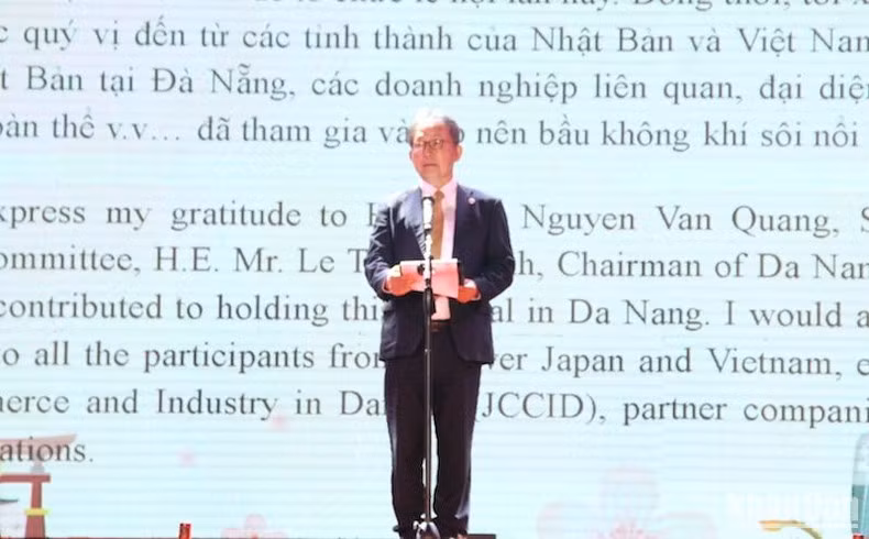 Japanese Ambassador to Vietnam Yamada Takio speaks at the event. (Photo: Anh Dao)