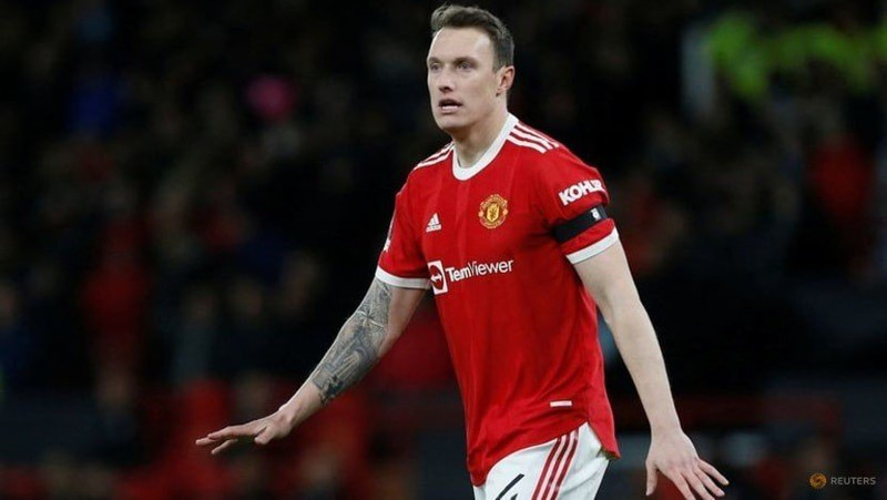Manchester United's Phil Jones reacts during a match. (Photo: Reuters)