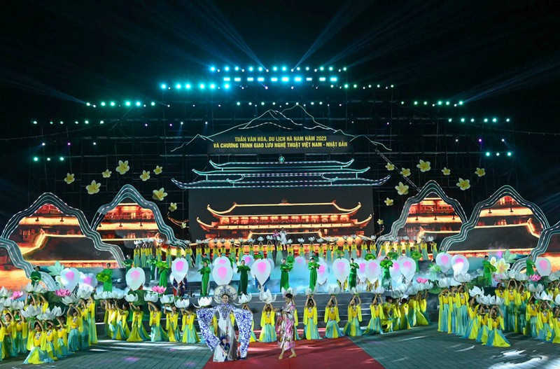 At the opening ceremony for the Ha Nam Culture - Tourism Week 2023. 
