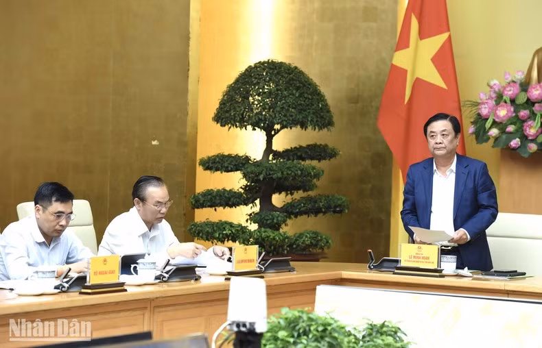 At the working session (Photo: NDO)